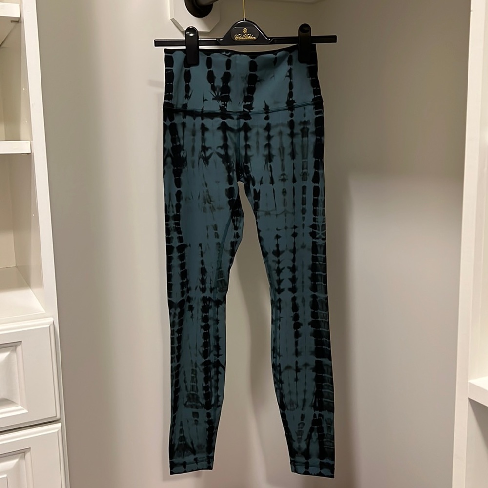 Lululemon wunder under tie-dye, animal print leggings, size 6